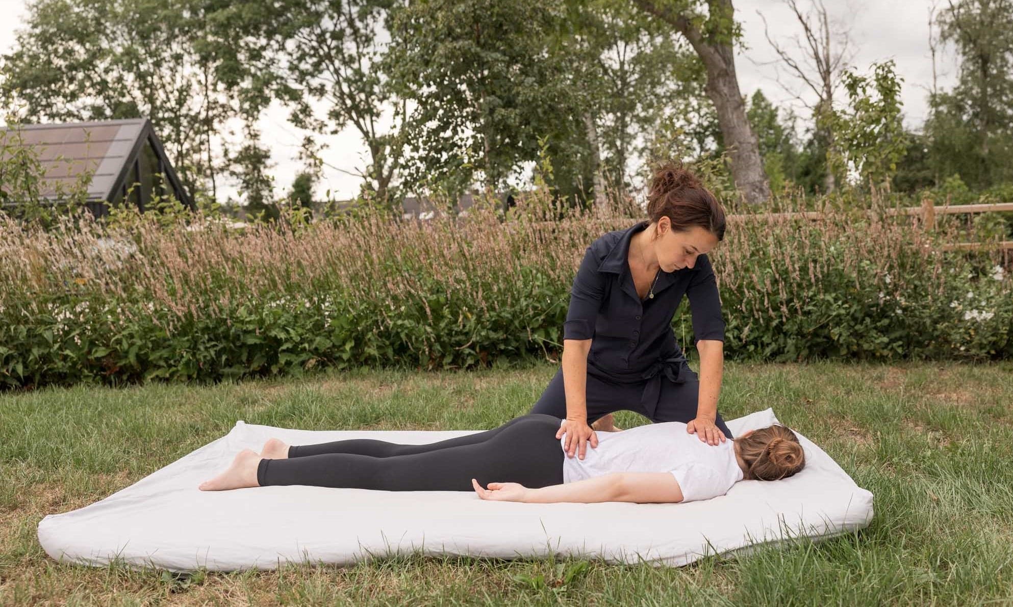 Shiatsu nijmegen shiatsu therapie nijmegen groesbeek arnhem lent beek Ubbergen wijchen Onder handen Shiatsu Shiatsu nijmegen shiatsu therapie nijmegen groesbeek arnhem lent beek Ubbergen wijchen Onder handen Shiatsu
